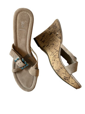 NEW Vintage Bakers Tan Suede Wedge Slide Sandals size 7
